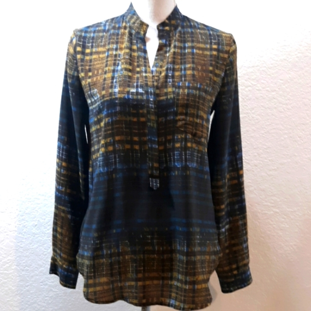 Top, RO & DE,size small NWOT